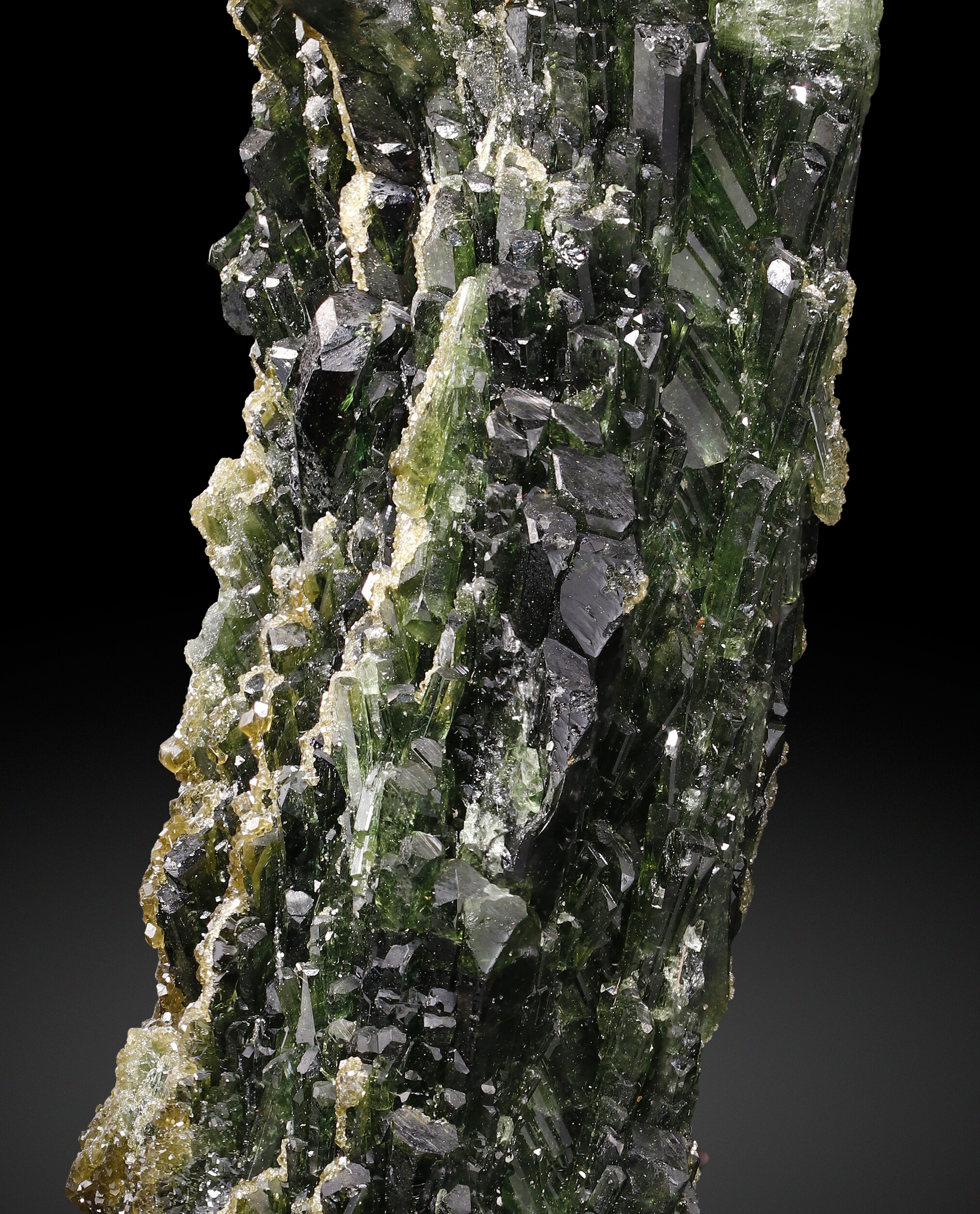 specimens/s_imagesCD2/Diopside-EQQ87CD2_0830_d.jpg