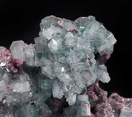 Quartz with Fluorapatite, Siderite and Pyrite. Detail / Photo: Joaquim Calln