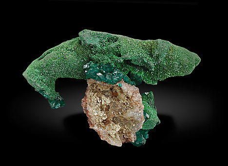 Malachite after Azurite with Dioptase. Front / Photo: Joaquim Calln