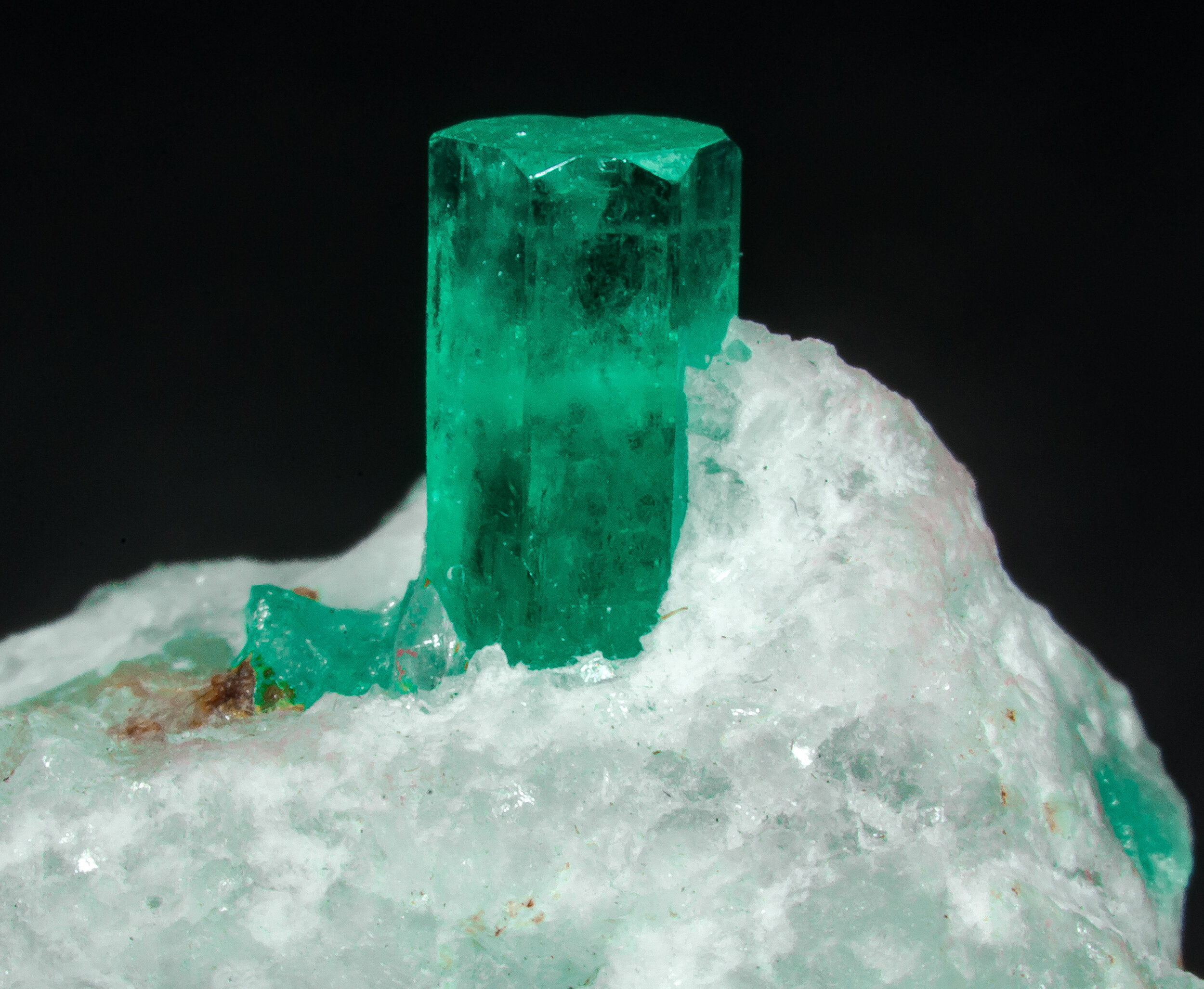 specimens/s_imagesCDD/Beryl_emerald-EMM74CDDd.jpg