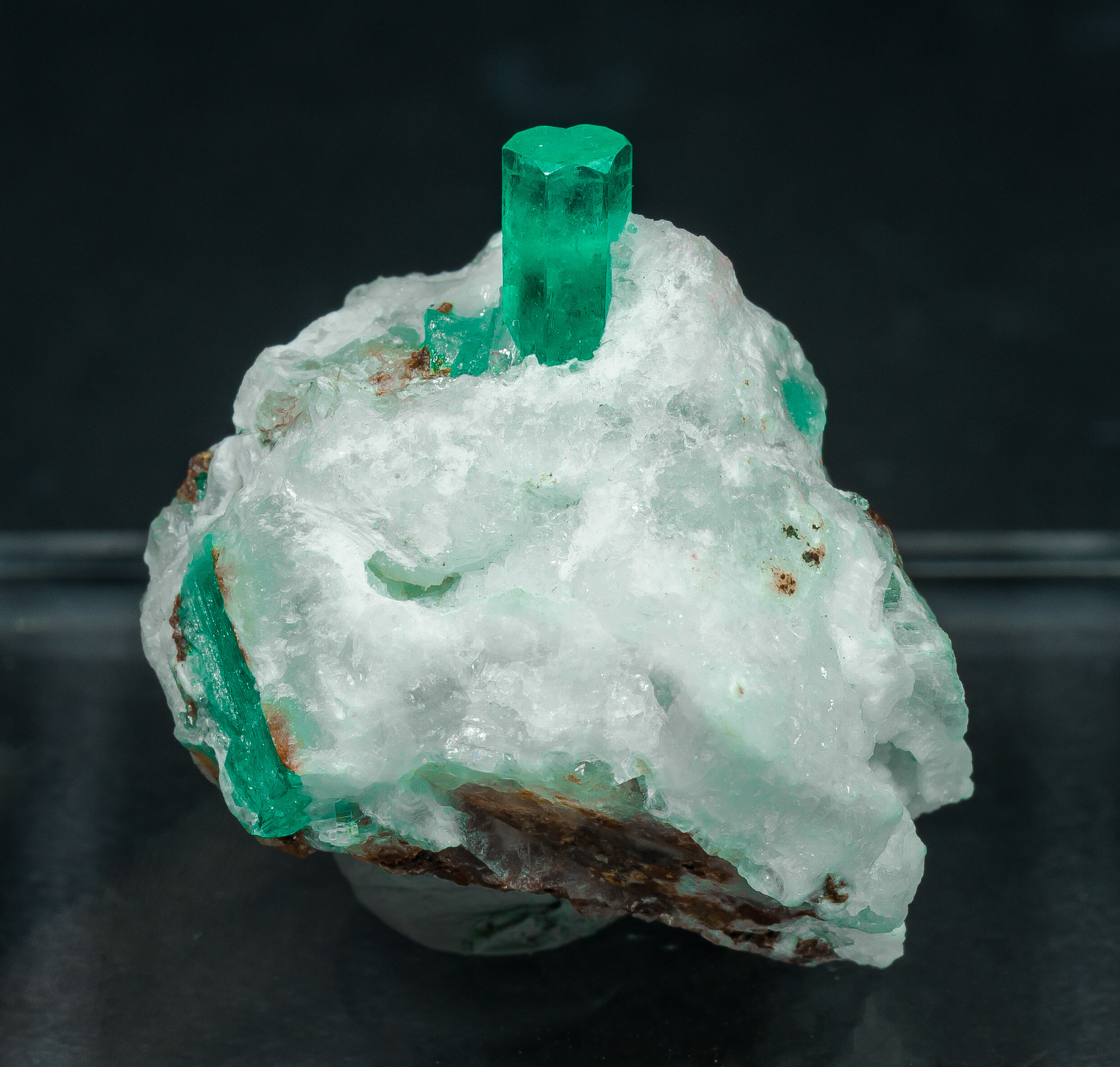 specimens/s_imagesCDD/Beryl_emerald-EMM74CDDf.jpg