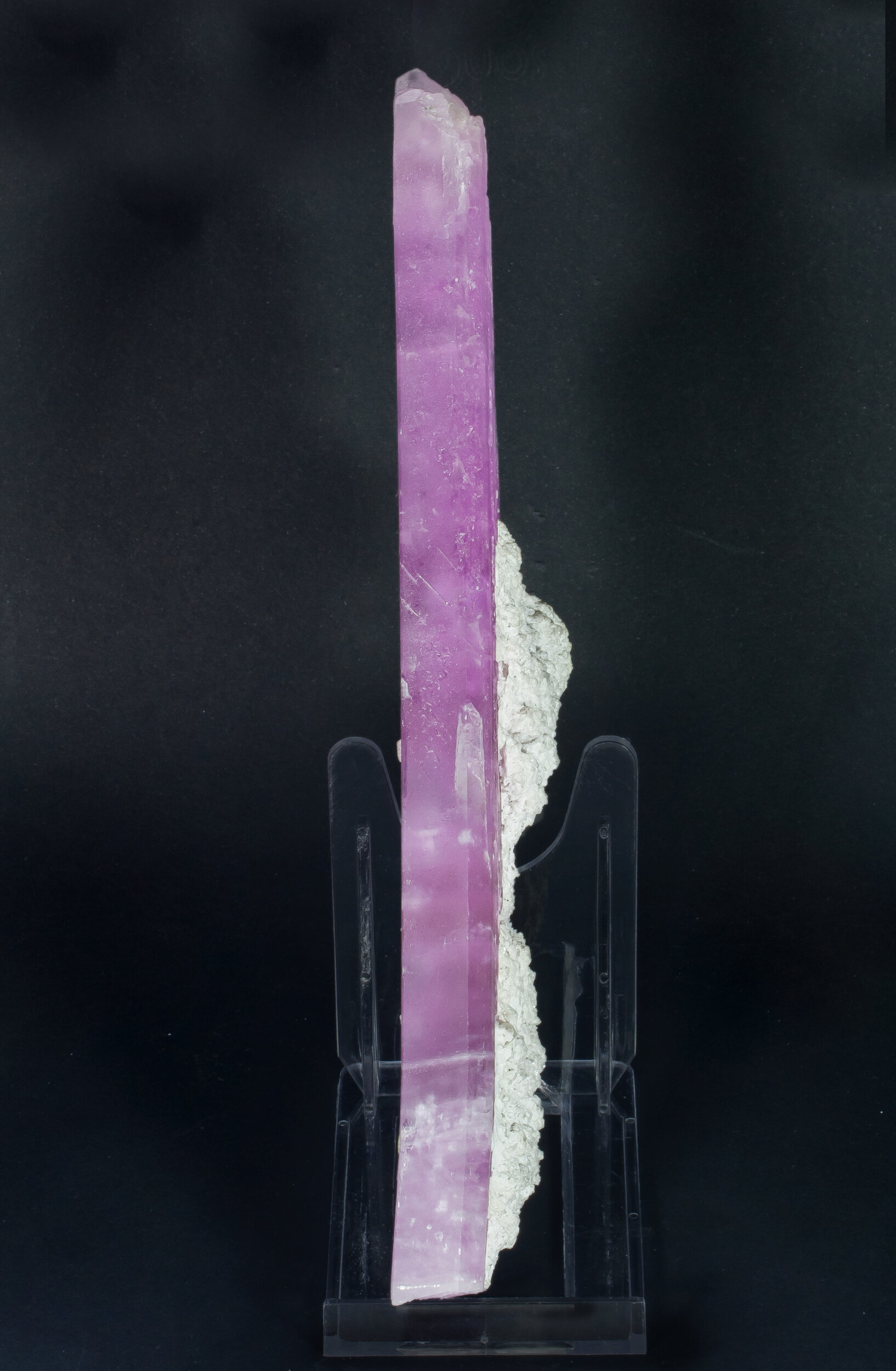 specimens/s_imagesCDD/Spodumene_kunzite-ELX97CDDs.jpg